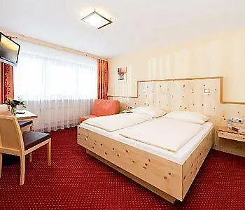Отель Alpenhof 3*